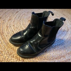 Dr. Martens Flora Chelsea UK5